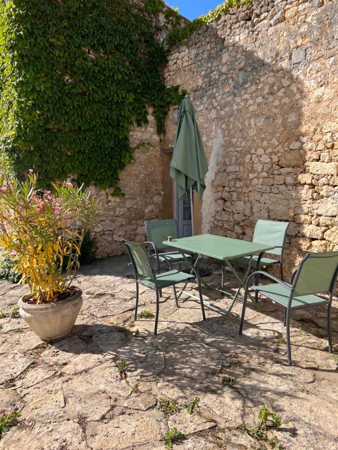 Chateau De Feusse Saint-Just-Luzac Luaran gambar