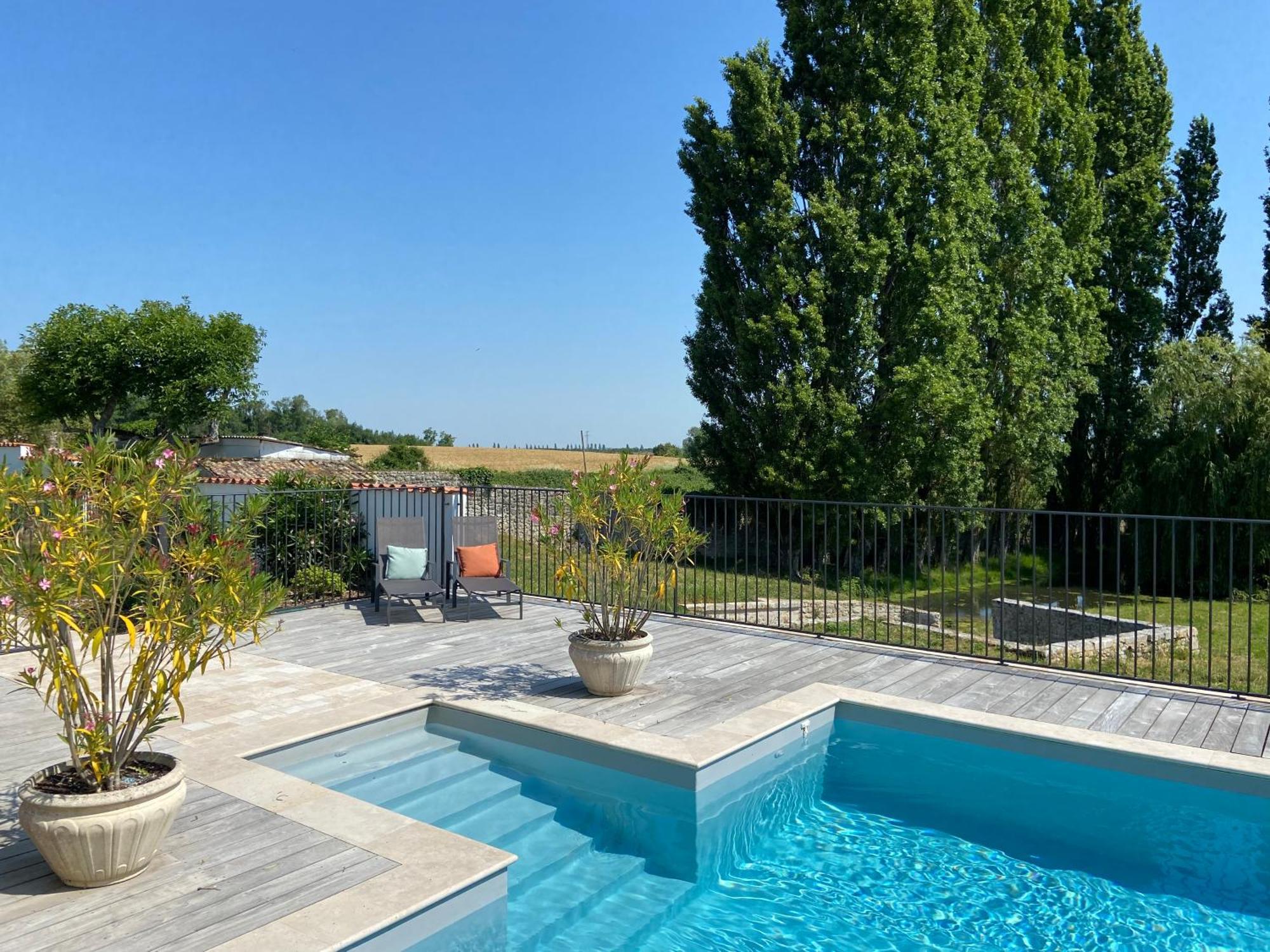Chateau De Feusse Saint-Just-Luzac Luaran gambar