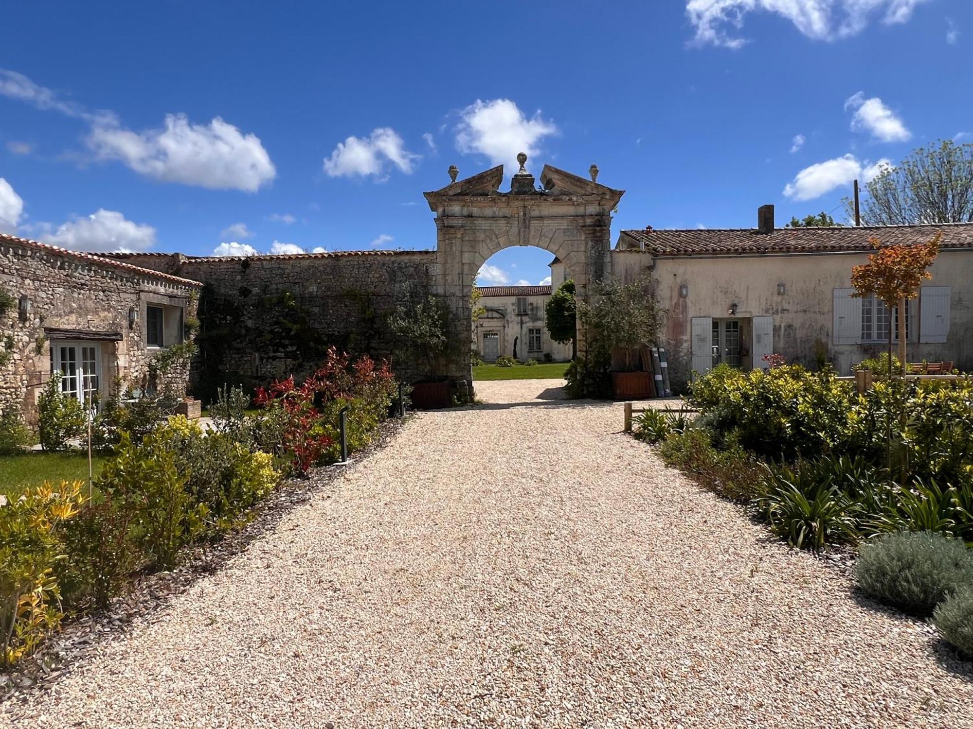 Chateau De Feusse Saint-Just-Luzac Luaran gambar